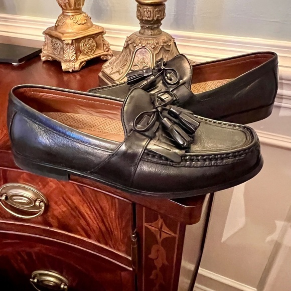 EUC Johnston & Murphy Aragon II Black Leather Kiltie Tassel Loafers Shoes 8.5 M